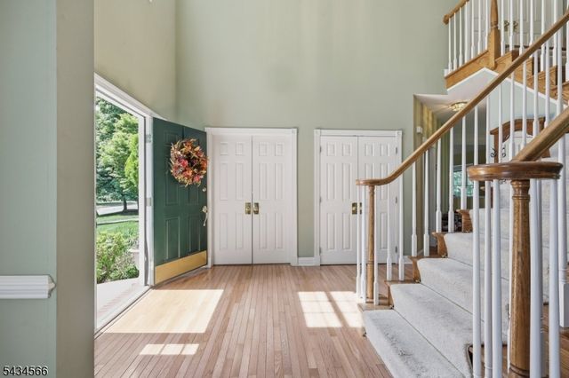 6 Janet Dr, Washington Twp., NJ 07853