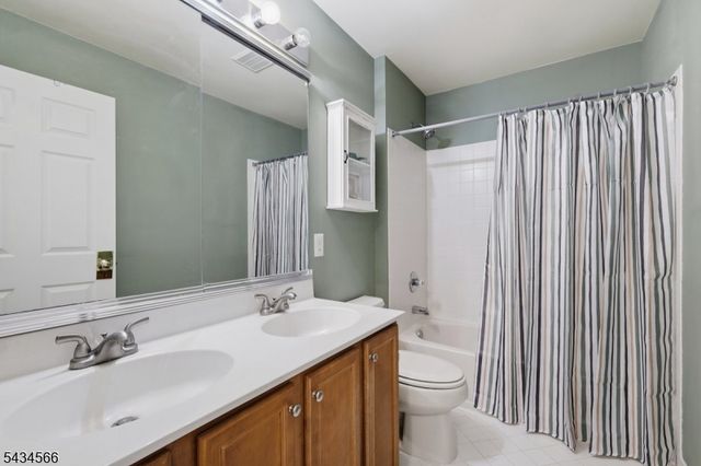 6 Janet Dr, Washington Twp., NJ 07853