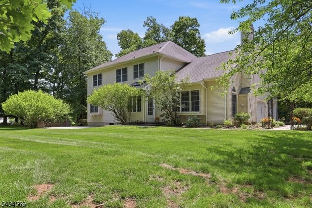 6 Janet Dr, Washington Twp., NJ 07853