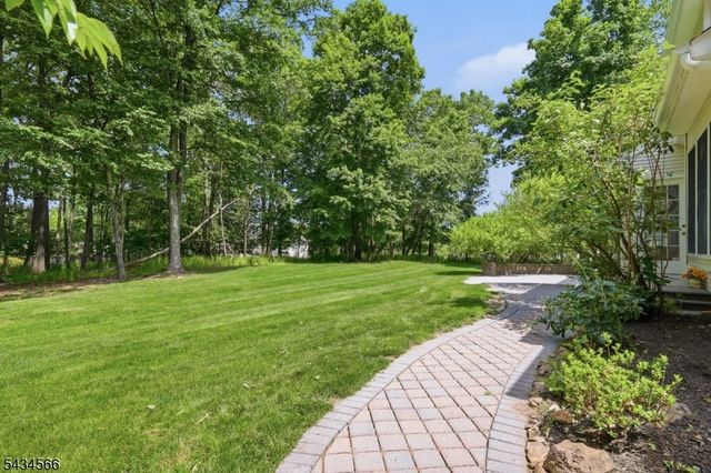 6 Janet Dr, Washington Twp., NJ 07853