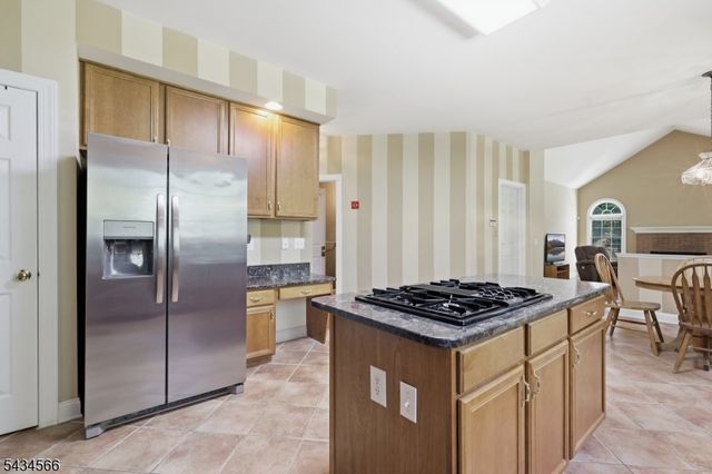 6 Janet Dr, Washington Twp., NJ 07853