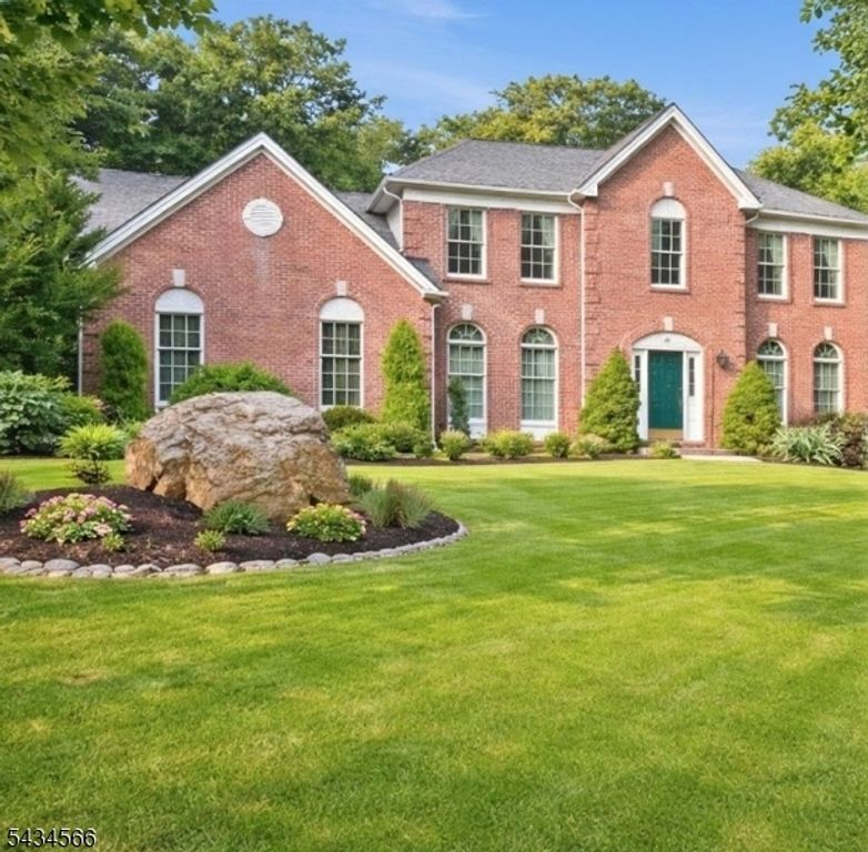 6 Janet Dr, Washington Twp., NJ 07853