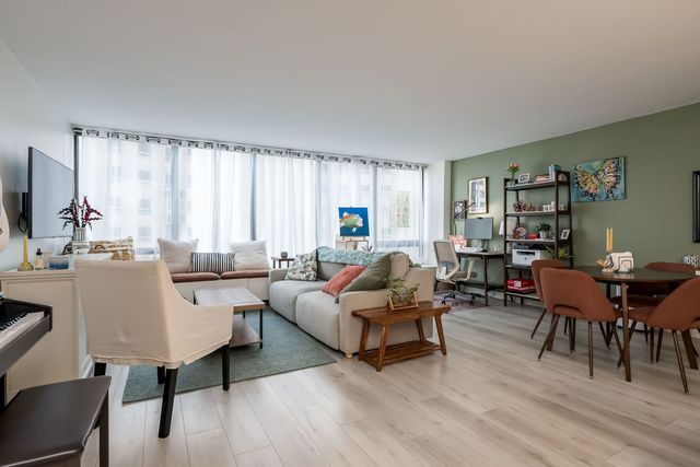 2800 N Lake Shore Drive 715, Chicago, IL 60657