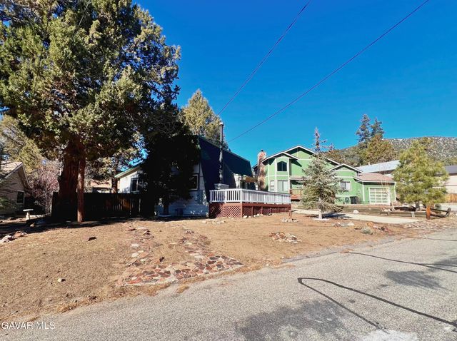 1027 Pine Mountain Drive, Big Bear City, CA 92314
