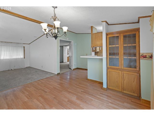 800 MATHIAS Ct, Molalla, OR 97038