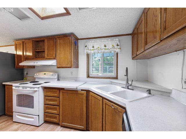 800 MATHIAS Ct, Molalla, OR 97038