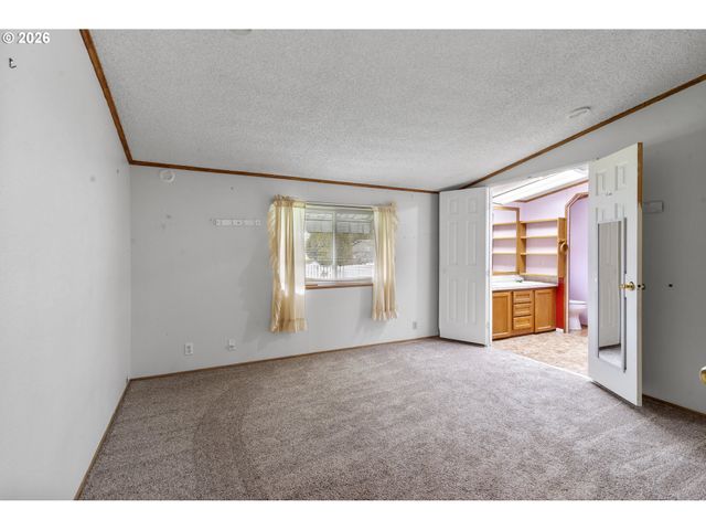 800 MATHIAS Ct, Molalla, OR 97038