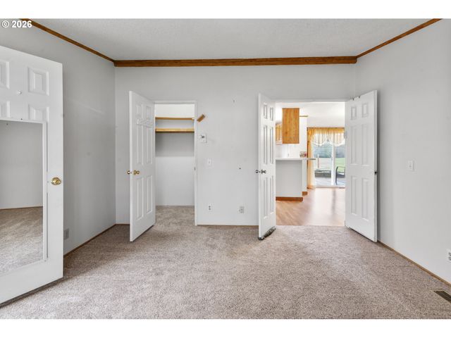 800 MATHIAS Ct, Molalla, OR 97038