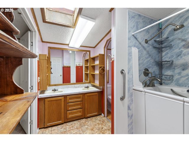 800 MATHIAS Ct, Molalla, OR 97038