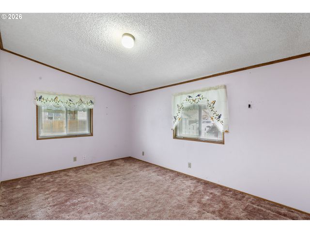 800 MATHIAS Ct, Molalla, OR 97038