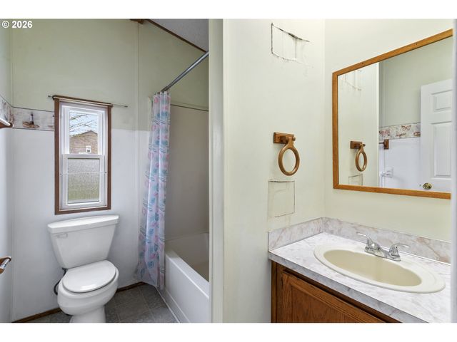 800 MATHIAS Ct, Molalla, OR 97038