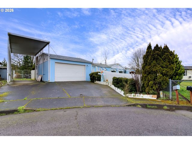 800 MATHIAS Ct, Molalla, OR 97038