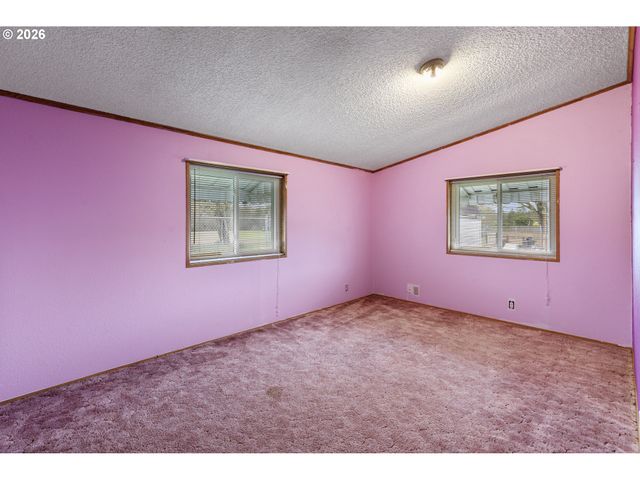 800 MATHIAS Ct, Molalla, OR 97038