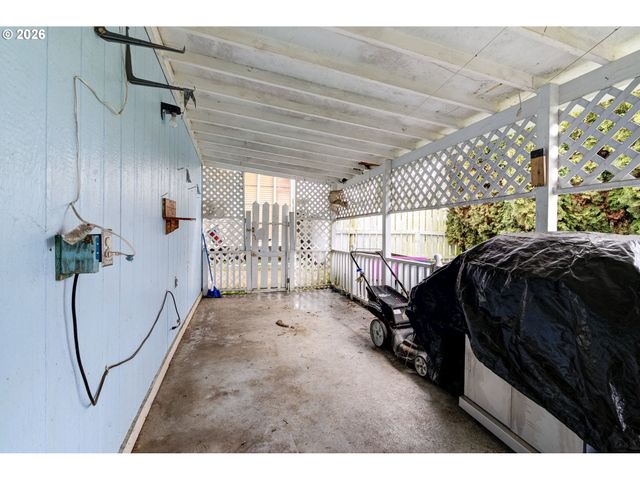 800 MATHIAS Ct, Molalla, OR 97038