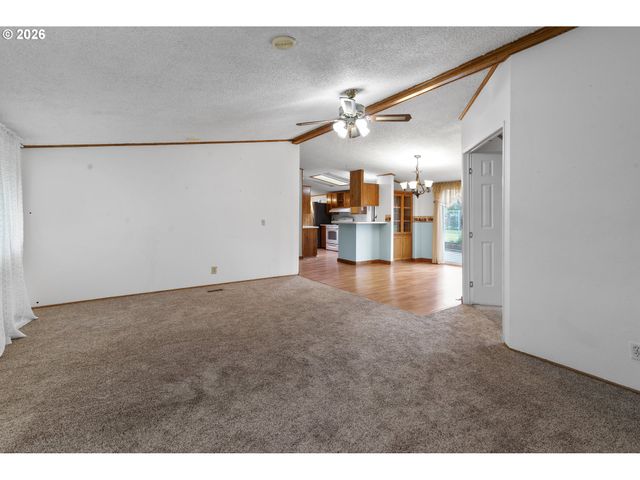 800 MATHIAS Ct, Molalla, OR 97038