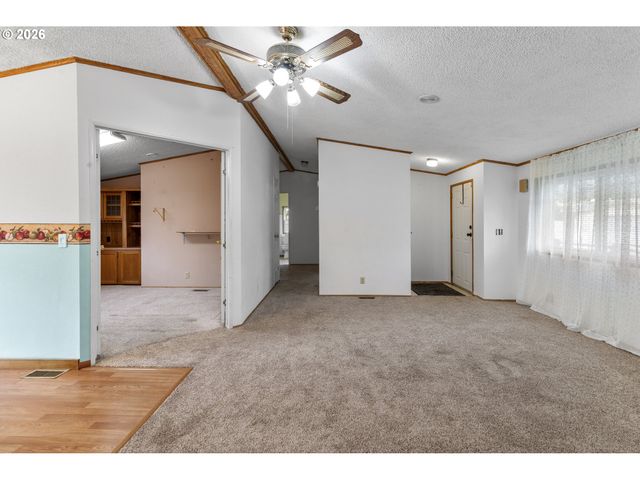 800 MATHIAS Ct, Molalla, OR 97038