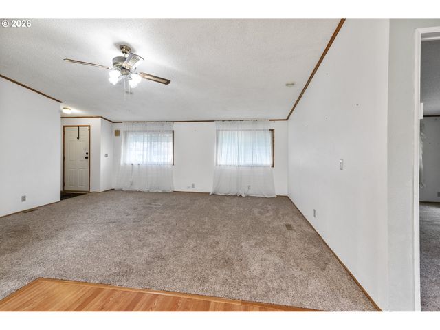 800 MATHIAS Ct, Molalla, OR 97038