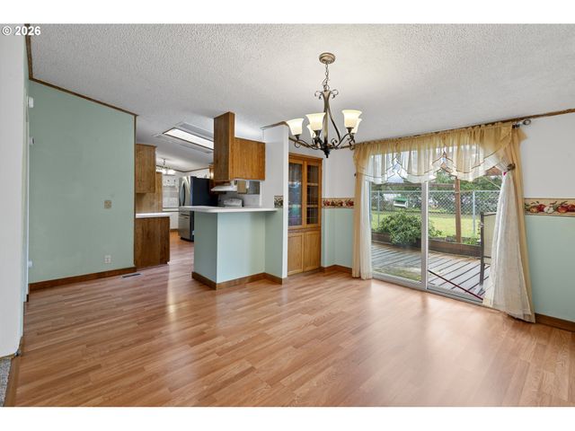 800 MATHIAS Ct, Molalla, OR 97038