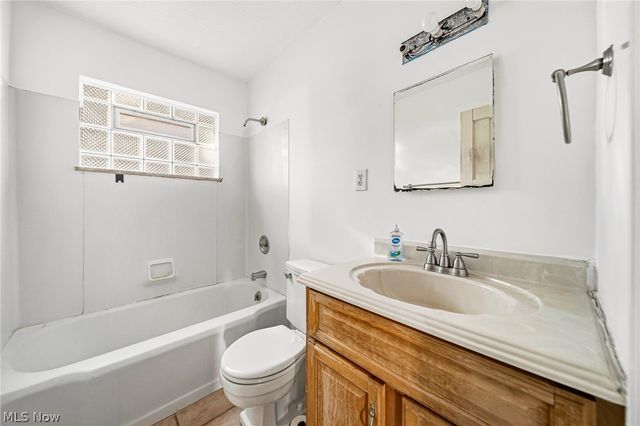 24015 Bruce Road, Bay Village, OH 44140