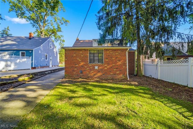 24015 Bruce Road, Bay Village, OH 44140