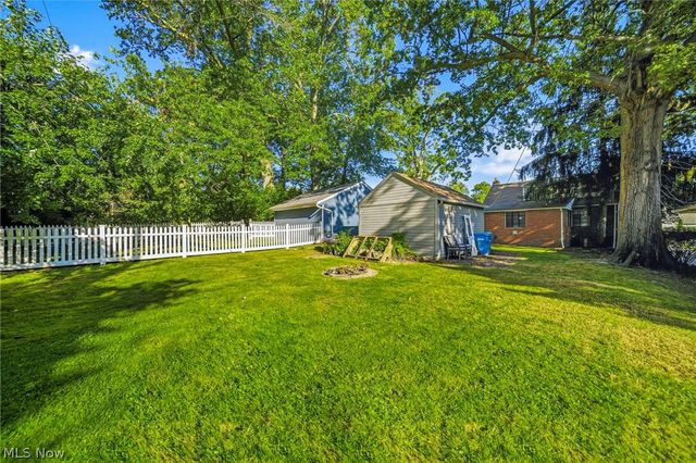 24015 Bruce Road, Bay Village, OH 44140
