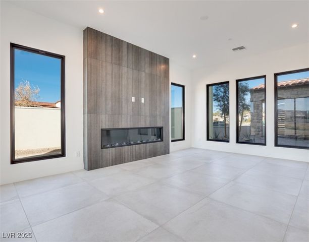 65 Bellissima Lago Court, Henderson, NV 89011