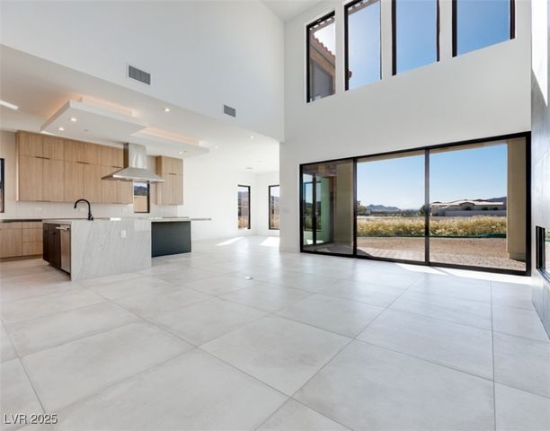 65 Bellissima Lago Court, Henderson, NV 89011