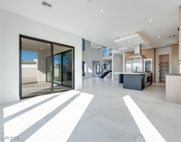 65 Bellissima Lago Court, Henderson, NV 89011