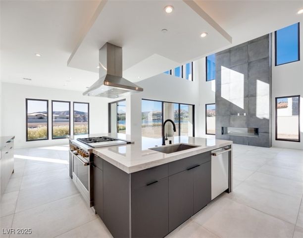 65 Bellissima Lago Court, Henderson, NV 89011