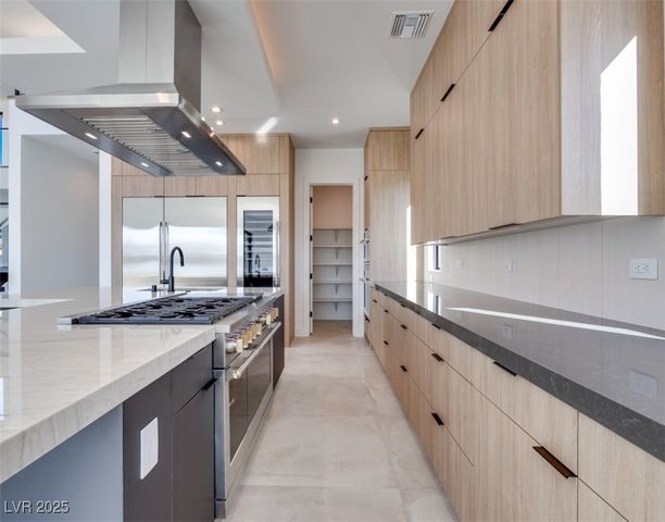 65 Bellissima Lago Court, Henderson, NV 89011