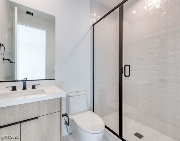 65 Bellissima Lago Court, Henderson, NV 89011