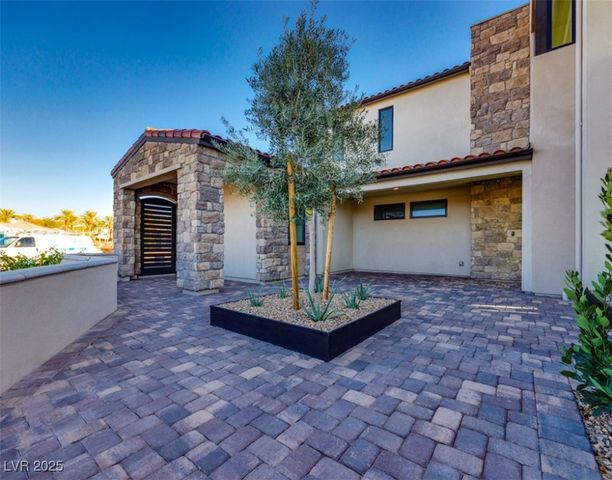 65 Bellissima Lago Court, Henderson, NV 89011