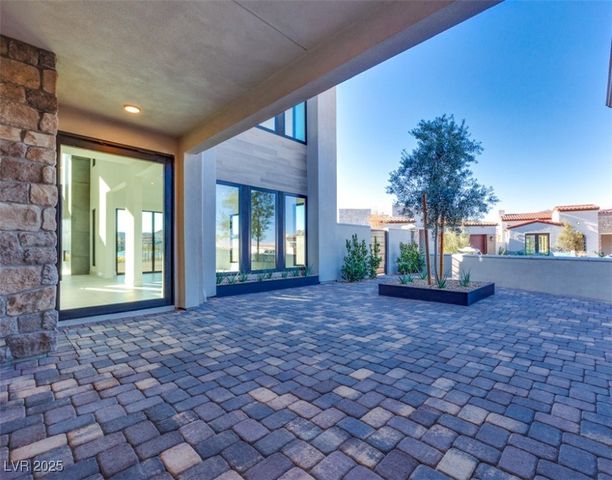 65 Bellissima Lago Court, Henderson, NV 89011