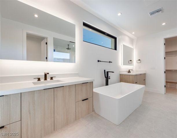 65 Bellissima Lago Court, Henderson, NV 89011