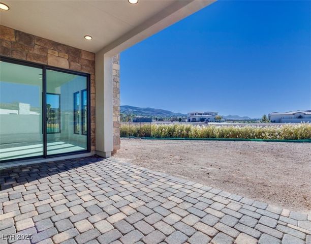 65 Bellissima Lago Court, Henderson, NV 89011