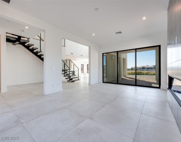 65 Bellissima Lago Court, Henderson, NV 89011