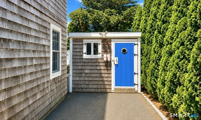 92 Ocean Avenue, West Haven, CT 06460