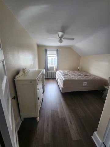 14 Lucas Avenue, Newport, RI 02840