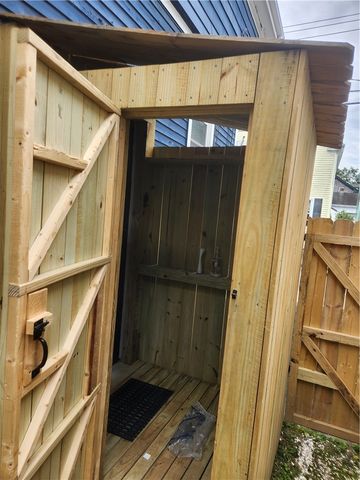 14 Lucas Avenue, Newport, RI 02840