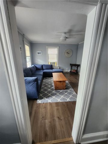 14 Lucas Avenue, Newport, RI 02840