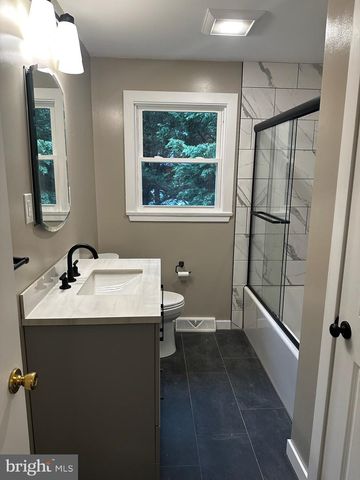51 WALLACE RD, Princeton Junction, NJ 08550