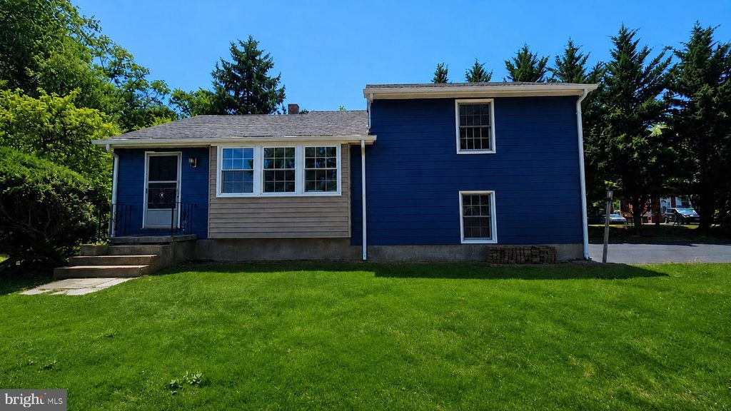 51 WALLACE RD, Princeton Junction, NJ 08550