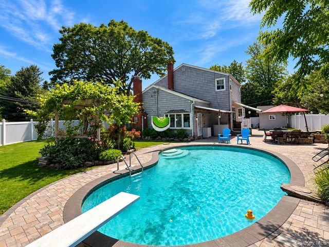 12 Cayuga Avenue, East Northport, NY 11731