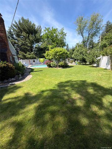 12 Cayuga Avenue, East Northport, NY 11731