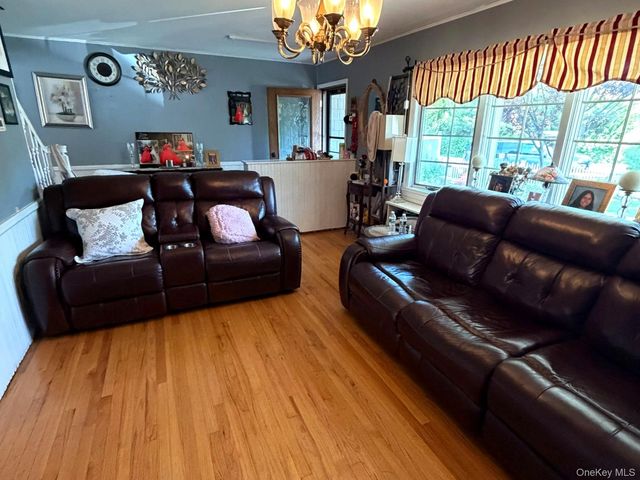 12 Cayuga Avenue, East Northport, NY 11731