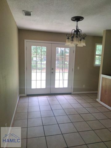 927 Greenbriar Trail, Hinesville, GA 31313