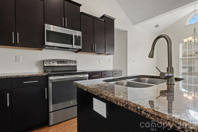 15323 Barossa Valley Street, Charlotte, NC 28277