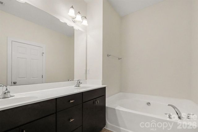15323 Barossa Valley Street, Charlotte, NC 28277