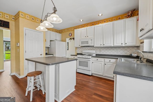 5024 Huntcrest Drive SW, Mableton, GA 30126