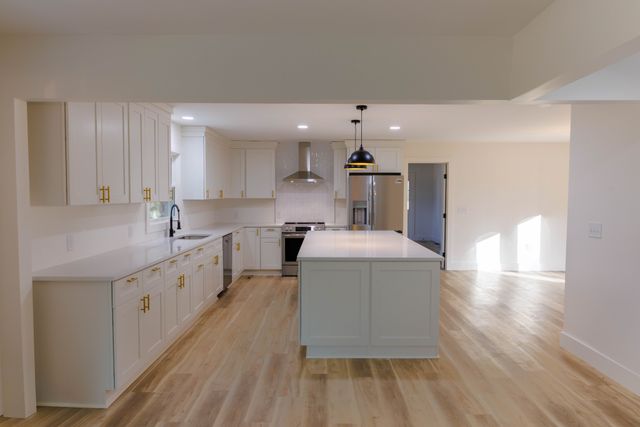 2239 Hunter Bills Rd, Lewisburg, TN 37091